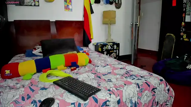 Tom Krakow online show from December 1, 2025, 3:28 pm