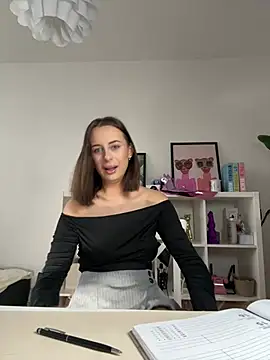 Hii Lolla online show from February 12, 2025, 9:10 am