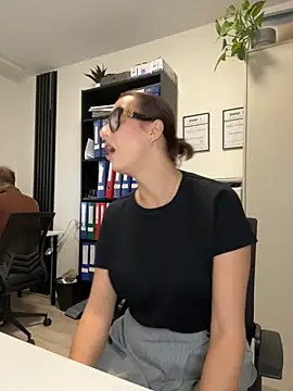 Hii Lolla online show from October 1, 2025, 6:08 am