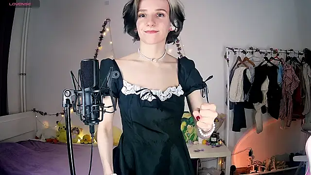 Violet Veliya online show from March 2, 2025, 5:58 pm