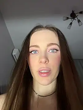 -SweetDi- online show from April 22, 2026, 7:59 pm