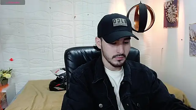 DmitriSanders online show from December 18, 2024, 8:25 pm