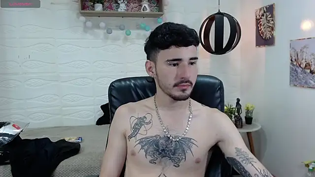 DmitriSanders online show from February 5, 2025, 5:42 pm