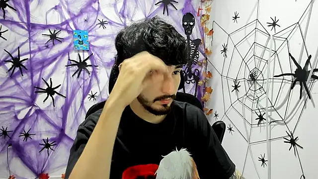 DmitriSanders online show from November 16, 2025, 5:07 pm