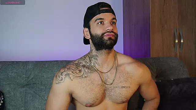 MarkHazze online show from October 28, 2025, 9:39 pm