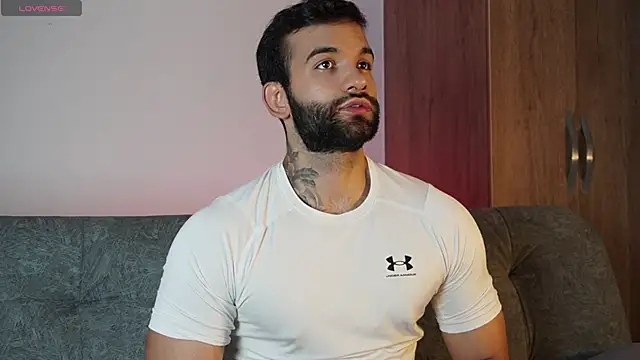 MarkHazze online show from October 31, 2025, 3:57 pm