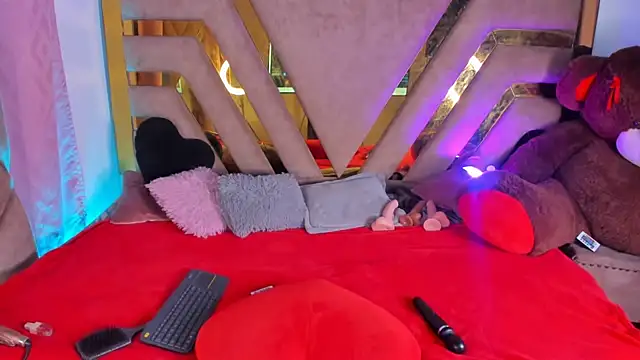 naatashamendozaa online show from February 9, 2025, 2:06 am