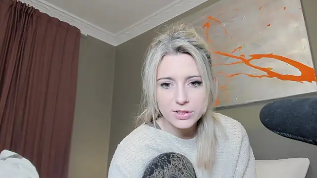 Lisaonthemoon online show from December 29, 2024, 9:30 pm