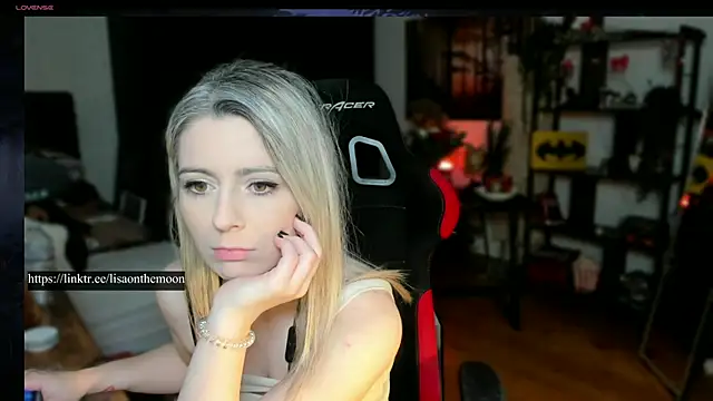 Lisaonthemoon online show from March 6, 2025, 4:38 pm