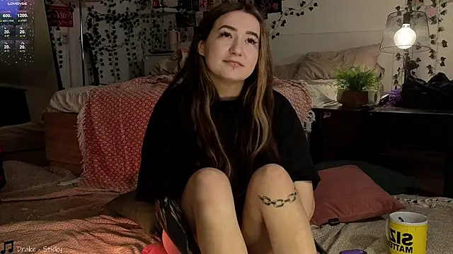 Snapshot of Megan__Hart chatting on December 22, 2024, 4:50 am Megan Hart online show from December 22, 2024, 4:50 am