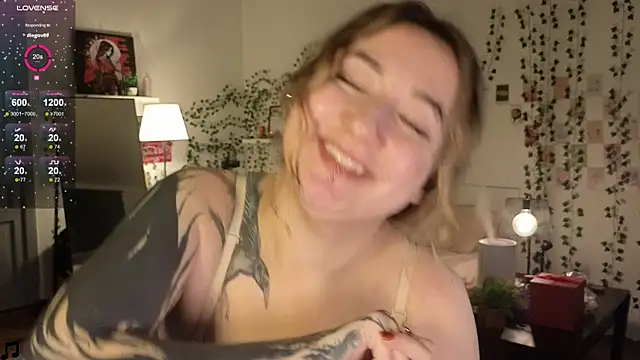 Snapshot of Megan__Hart chatting on January 23, 2025, 9:29 am Megan Hart online show from January 23, 2025, 9:29 am