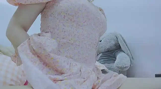 Linh diudang online show from March 18, 2025, 2:04 pm