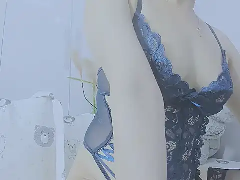 Linh diudang online show from September 20, 2025, 2:34 am