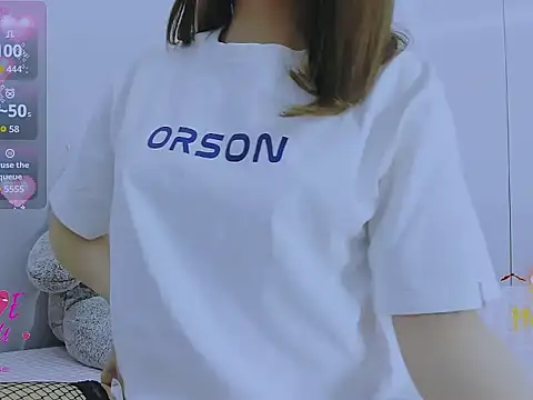 Linh diudang online show from November 15, 2025, 3:15 am