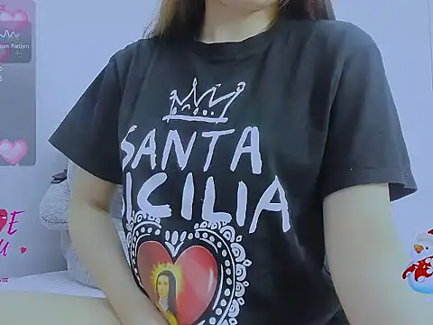 Linh diudang online show from December 17, 2025, 2:28 am