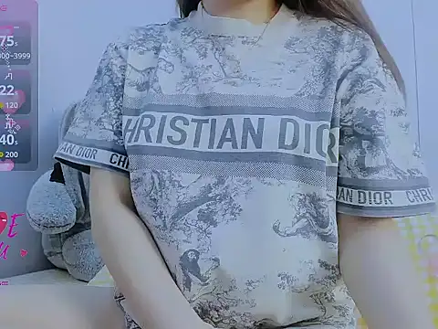 Linh diudang online show from April 13, 2026, 2:28 am