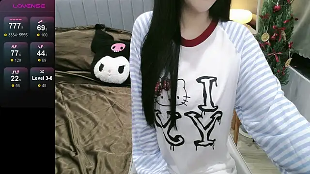 Snapshot of _Viviann_ chatting on December 21, 2025, 1:35 am Viviann online show from December 21, 2025, 1:35 am