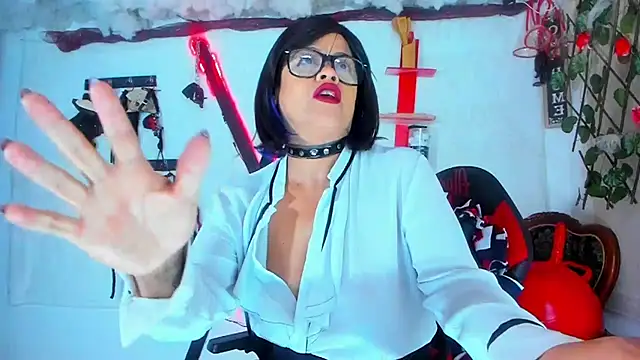 jena derboo online show from February 25, 2025, 10:26 am