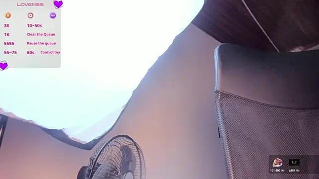 alicee smithh1 online show from February 12, 2025, 4:55 pm