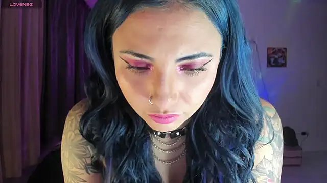 black wiidow online show from April 22, 2026, 6:05 am