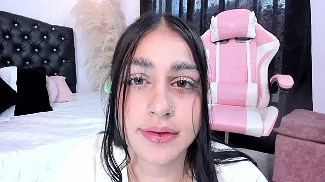 GabyRhodes online show from December 1, 2024, 4:29 pm