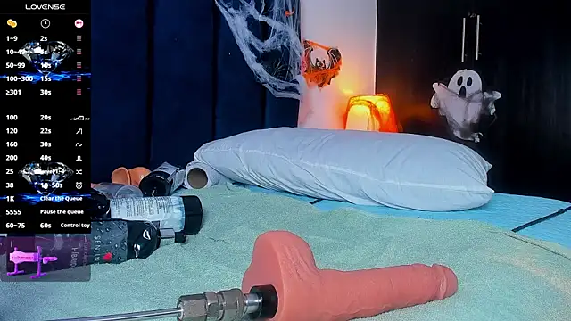 Issac james  online show from October 31, 2025, 4:35 am