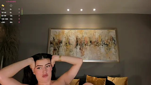 PaulinaSantos  online show from April 18, 2026, 8:20 pm