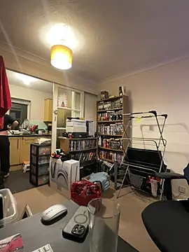 LondonTeffy online show from March 20, 2025, 10:18 pm