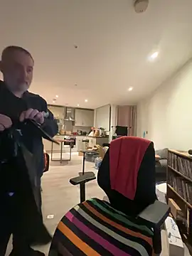 LondonTeffy online show from February 12, 2026, 10:05 pm