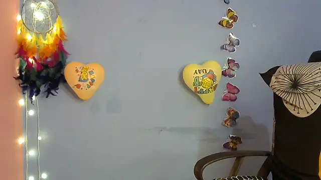 Black cat cutie online show from December 11, 2024, 3:45 am