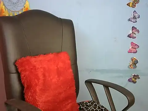 Black cat cutie online show from February 12, 2025, 5:26 am