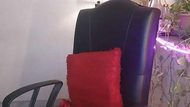 Black cat cutie online show from July 21, 2026, 5:10 am