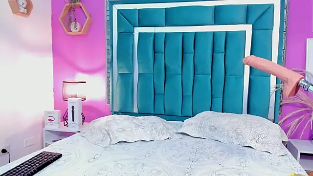 Snapshot of LORENSCOLLINS chatting on January 17, 2025, 10:23 pm LORENSCOLLINS online show from January 17, 2025, 10:23 pm