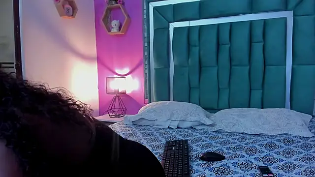 LORENSCOLLINS online show from March 5, 2026, 12:45 pm