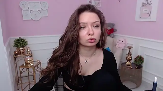 LucySkilar online show from February 2, 2026, 5:50 am