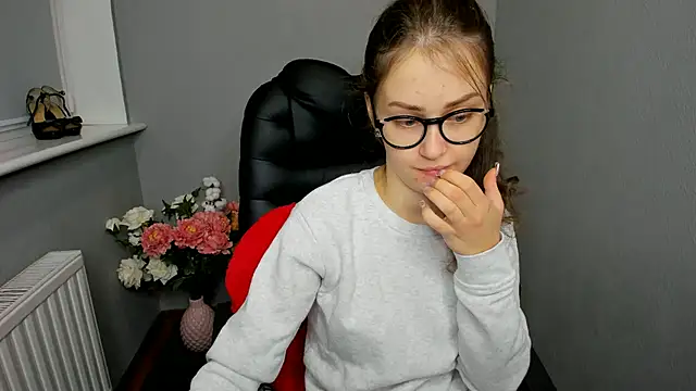 AfinaCutie online show from December 5, 2024, 5:06 pm