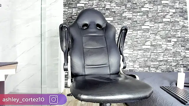 ashley crotez online show from March 17, 2025, 3:36 am