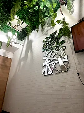 tamarabigass1 online show from November 9, 2025, 6:01 am