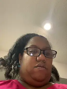 ebonyred online show from February 24, 2025, 3:42 pm