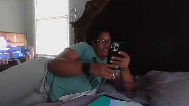 ebonyred online show from October 9, 2025, 6:17 pm