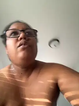 ebonyred online show from October 15, 2025, 12:49 pm