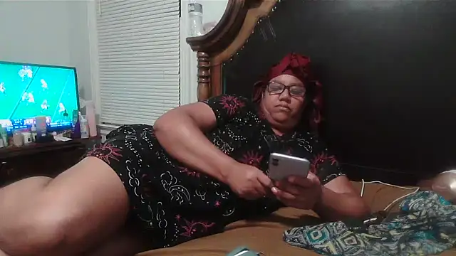 ebonyred online show from October 19, 2025, 2:45 am