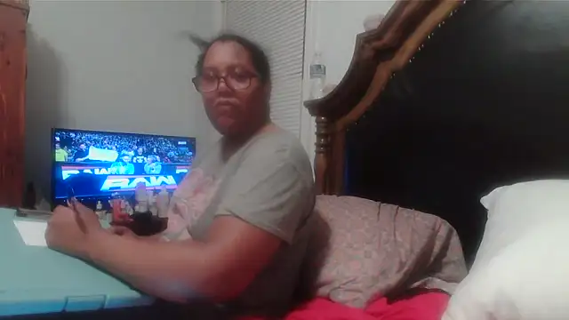 ebonyred online show from April 14, 2026, 1:33 am