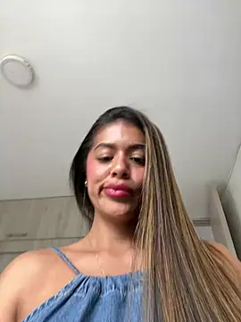 Snapshot of MelissaWaltton chatting on August 4, 2026, 10:01 pm MelissaWaltton online show from August 4, 2026, 10:01 pm
