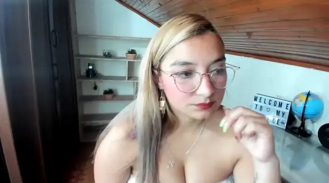  sweetcarla online show from January 22, 2025, 5:38 pm