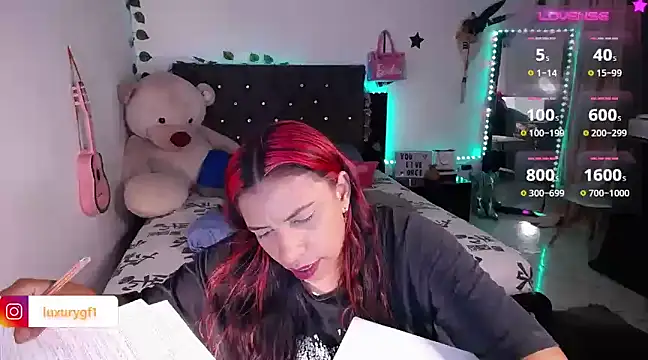 Pocahontaslovex online show from January 14, 2025, 11:58 pm