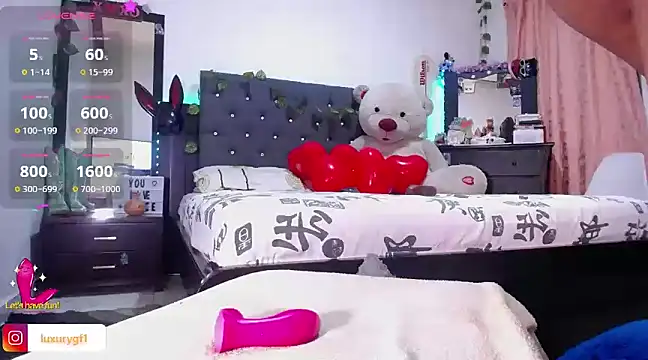 Pocahontaslovex online show from February 20, 2025, 9:11 am