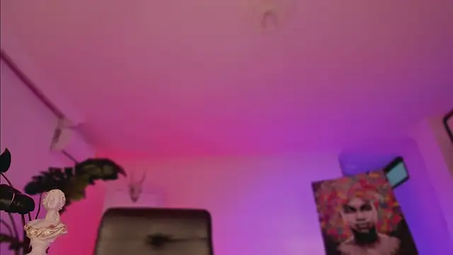 Taylor  foxxx online show from January 14, 2025, 4:15 am