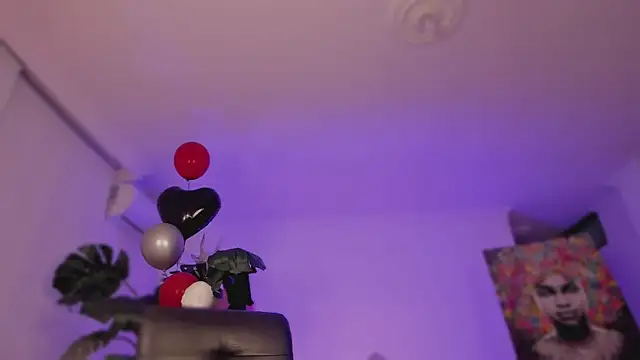 Taylor  foxxx online show from February 15, 2025, 4:14 am