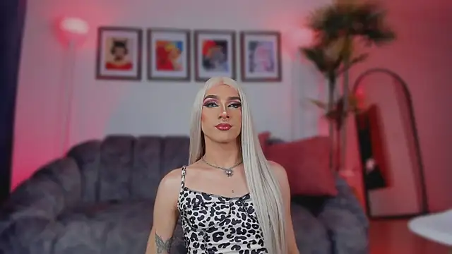 Taylor  foxxx online show from September 9, 2025, 5:07 am